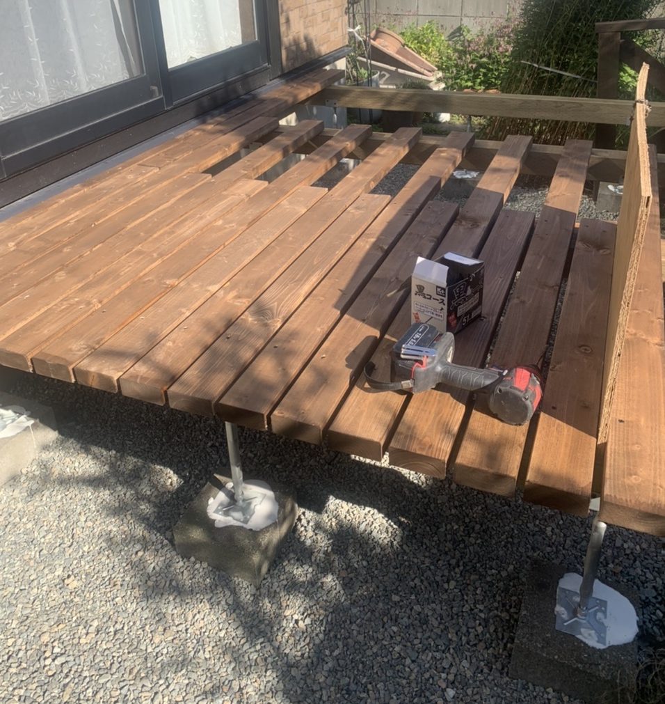 ウッドデッキ作成作業 秋田県茨島の町の電気屋『SELAヒラサワ ウッドデッキ作成作業 秋田県茨島の町の電気屋『SELAヒラサワ