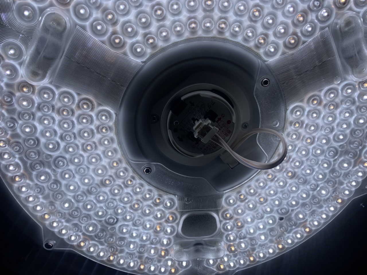 LED照明器具の中身～ – 秋田県茨島の町の電気屋『SELAヒラサワ